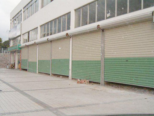 東莞卷閘門(mén)維修告訴您選擇卷閘門(mén)
